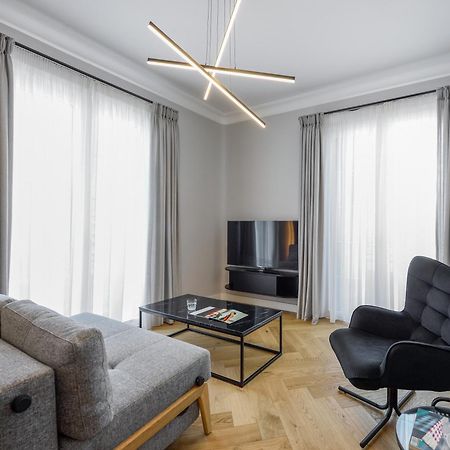 King Apartment Thessaloniki By Luxlikehome Tesalonika Bagian luar foto