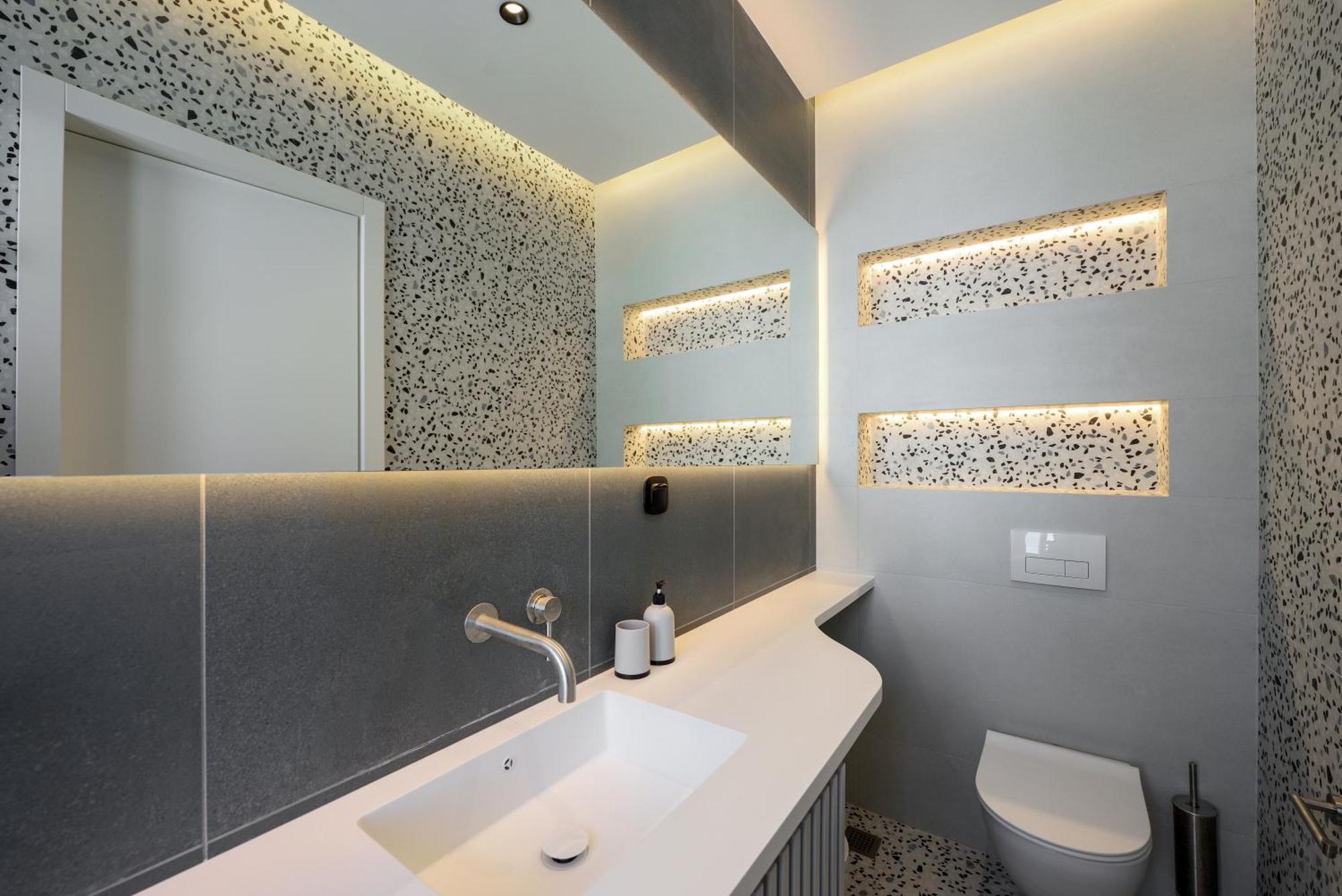 King Apartment Thessaloniki By Luxlikehome Tesalonika Bagian luar foto