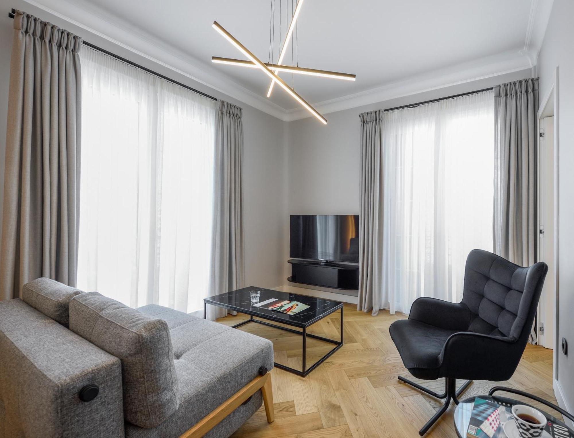 King Apartment Thessaloniki By Luxlikehome Tesalonika Bagian luar foto