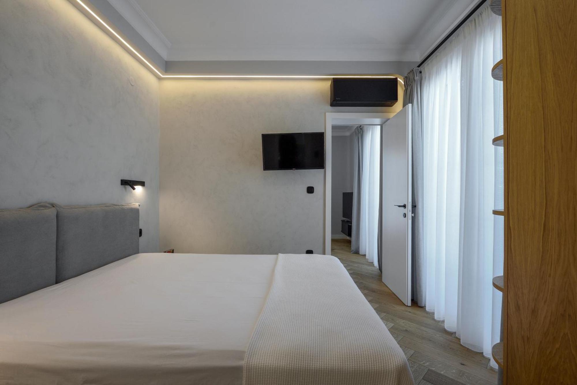 King Apartment Thessaloniki By Luxlikehome Tesalonika Bagian luar foto