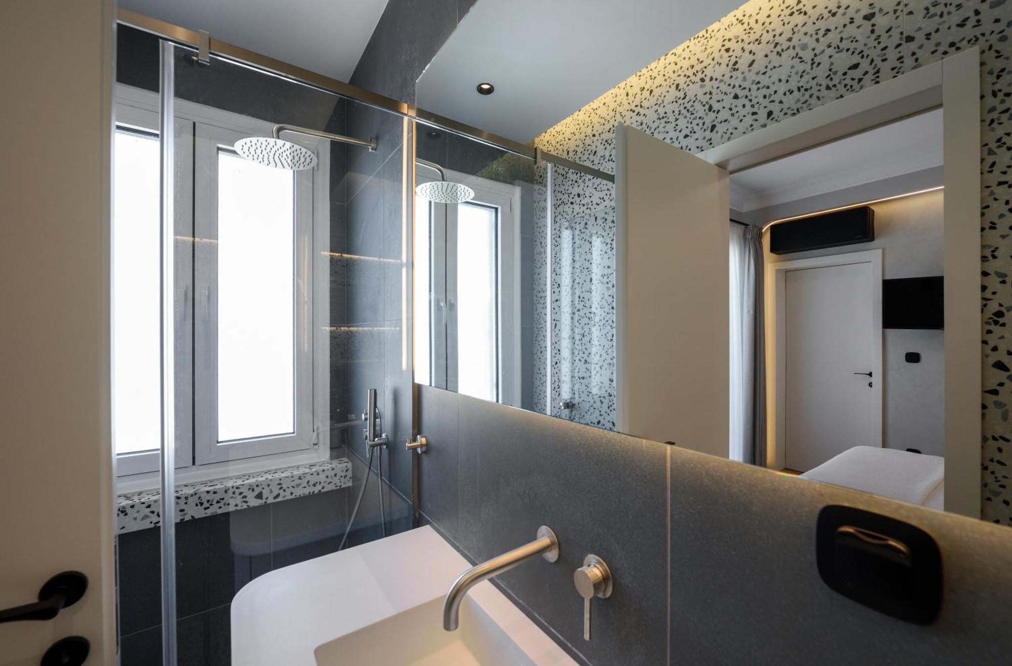 King Apartment Thessaloniki By Luxlikehome Tesalonika Bagian luar foto